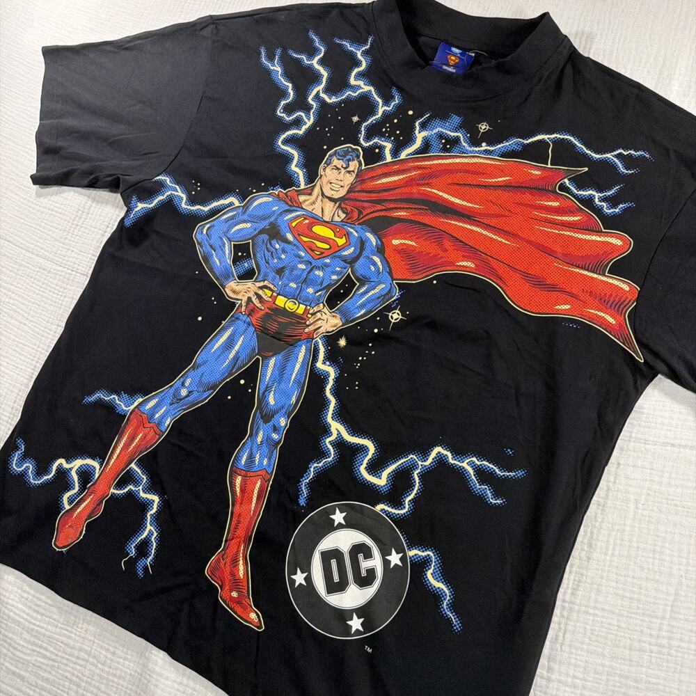 DC Superman x Shoe Palace Collab “Super Hero” Tshirt BNWT men’s medium